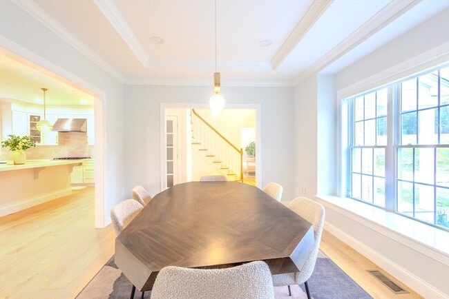 Building Photo - 18 Locust Hill Dr