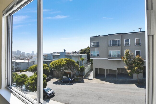 Building Photo - 90 Terra Vista Ave