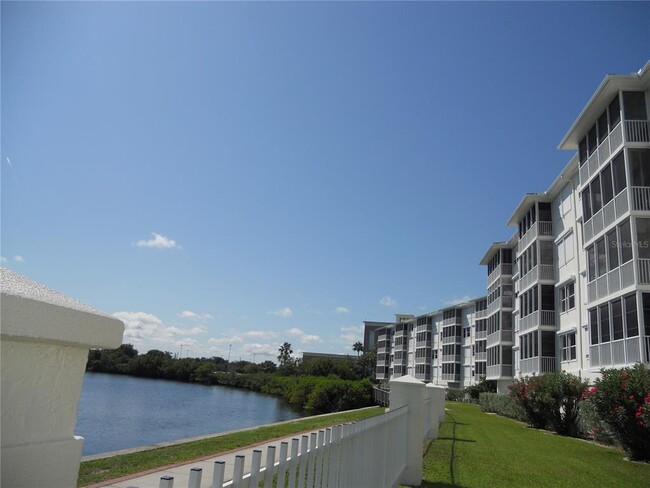 Building Photo - 200 Harbor Walk Dr