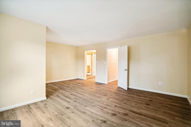 Building Photo - 2970 Schubert Dr