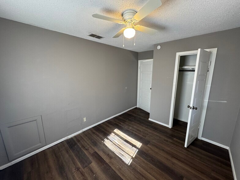 Building Photo - 1913 41st St