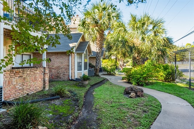 Building Photo - 2300 Old Spanish Trl