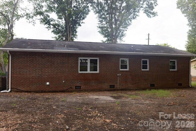 Building Photo - 1411 Frederick St