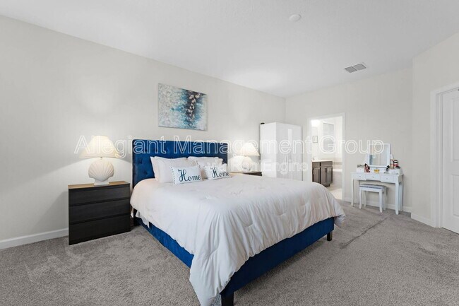 Building Photo - 12128 Illustration Dr