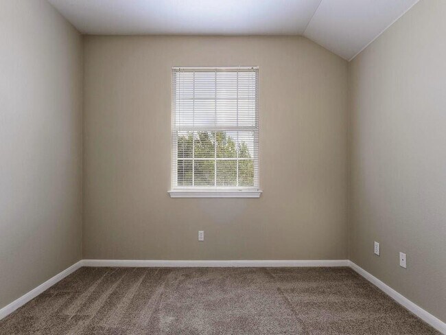 Building Photo - 1412 Briar Hill Dr