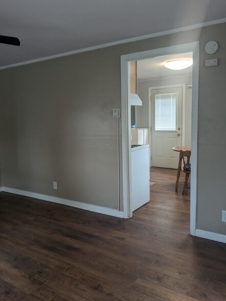 Building Photo - 5025 Adkins St