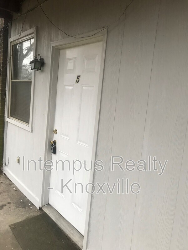 Building Photo - 5611 Lon Roberts Dr