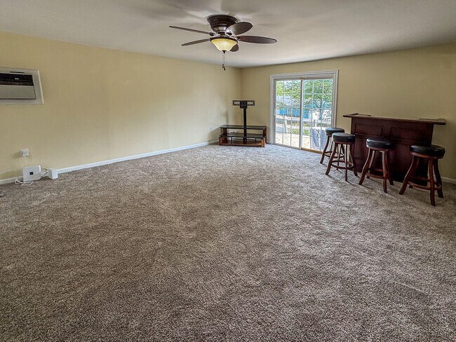 Building Photo - 3507 Susan Lewis Dr