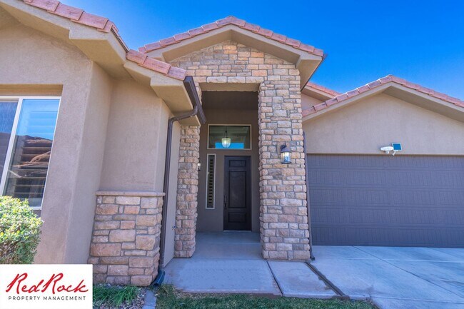 Building Photo - Pet-Friendly 3 Bedroom Home In A Great Neighborhood