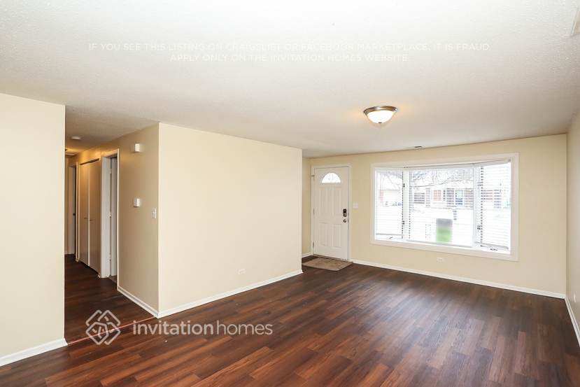 Building Photo - 830 Bloomfield Ln