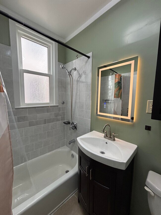 Building Photo - 66 Cottage St