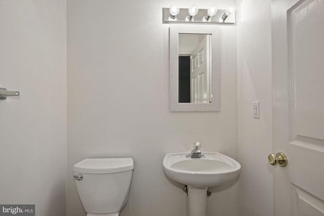 Building Photo - 4002 Rosemeade Dr