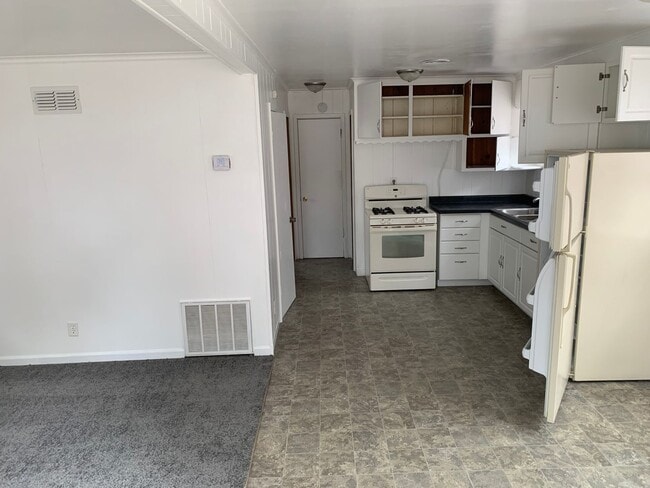 Building Photo - 1118 Shire Ave