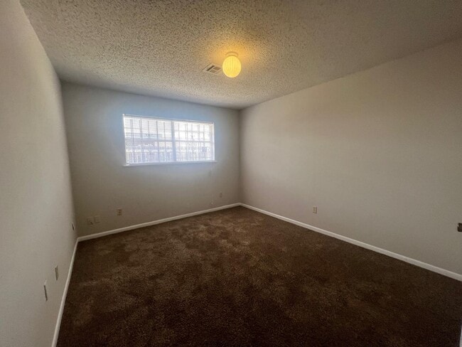 Building Photo - 6517 Dunn Dr