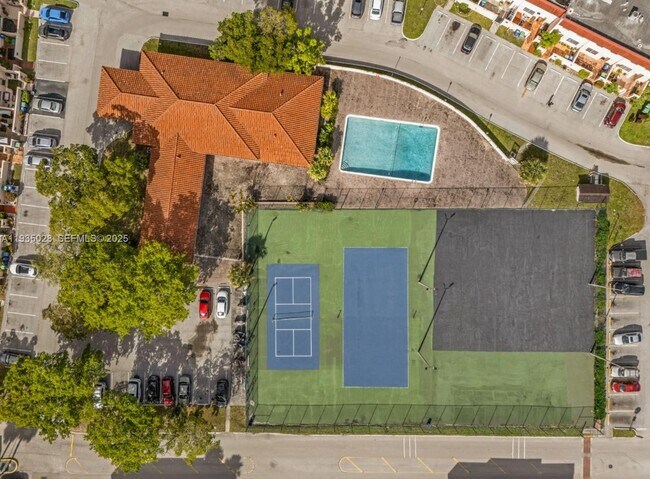 Building Photo - 4172 Inverrary Dr