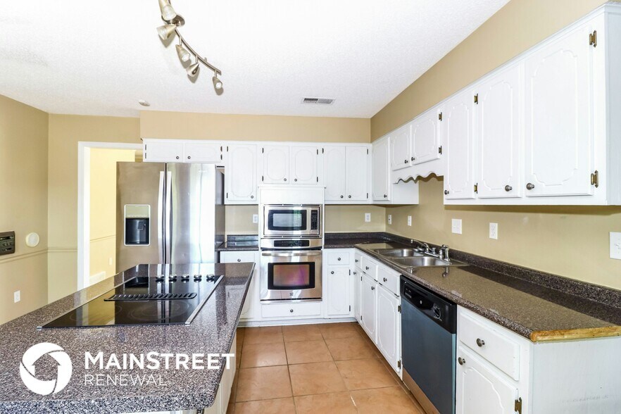 Building Photo - 1422 Hawkcrest Cove N