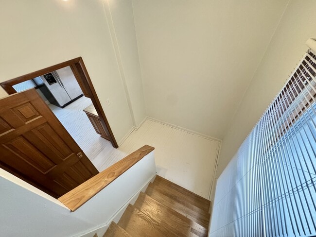 Building Photo - 365 E Schiller St