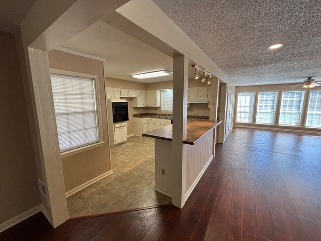 Building Photo - 6341 Wedgewick Cove