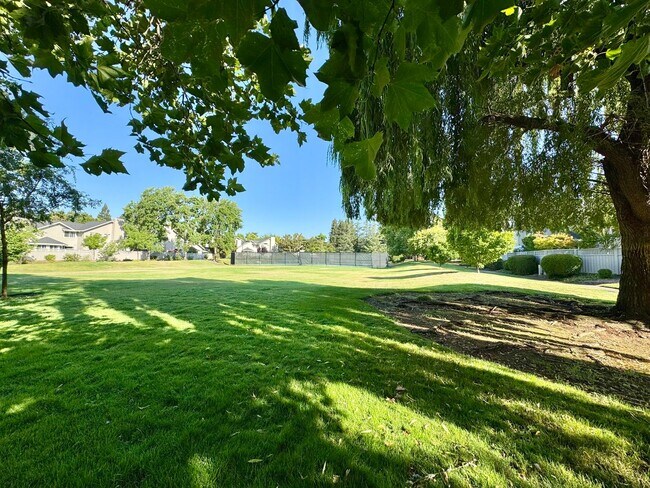 Building Photo - Napa, Gated Community Single Story 2 Bedro...