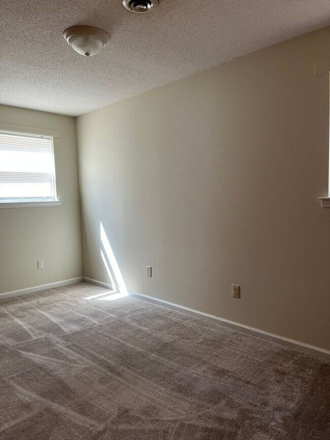 Building Photo - nlucas417