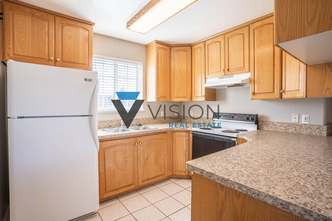 Building Photo - 909 N 500 W