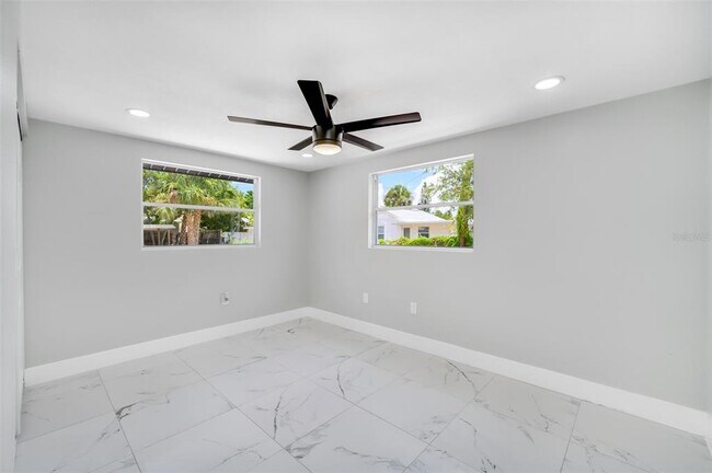 Building Photo - 208 Palmetto Rd W
