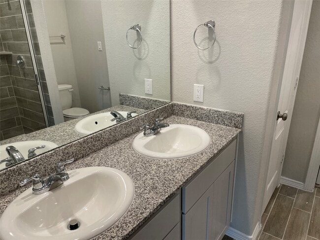 Building Photo - 823 Redinger Ridge Dr