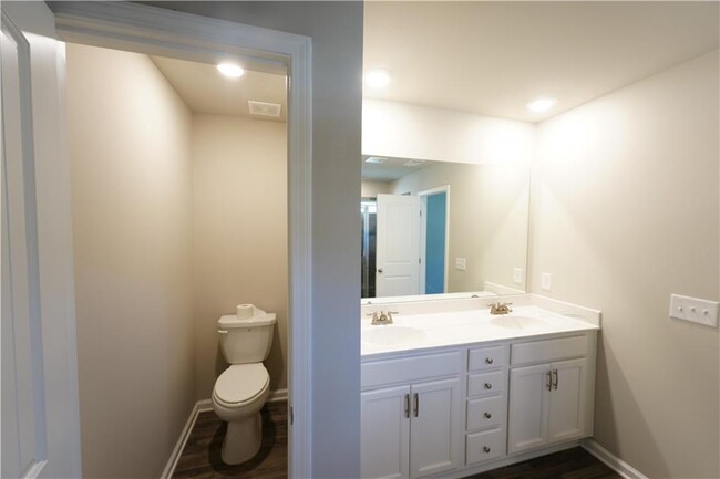 Building Photo - 126 Pointe Pl