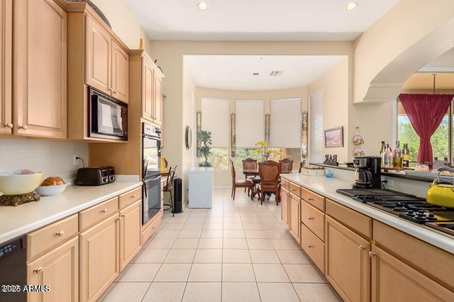 Building Photo - 8115 E Sand Flower Dr