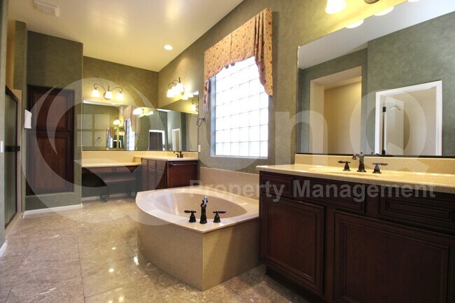 Building Photo - 28978 N 70th Dr