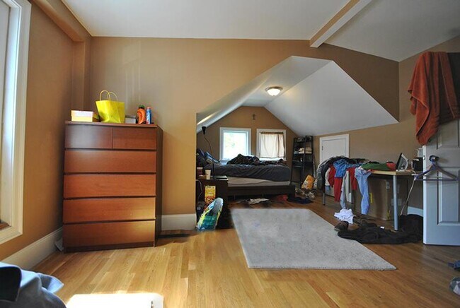 Building Photo - RENOVATED 5 BED/2 BATH WITH GREEN LINE ACCESS IN BRIGHTON