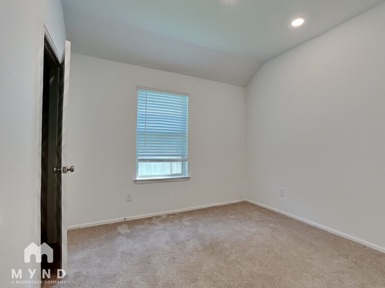 Building Photo - 5418 Tuck Trail