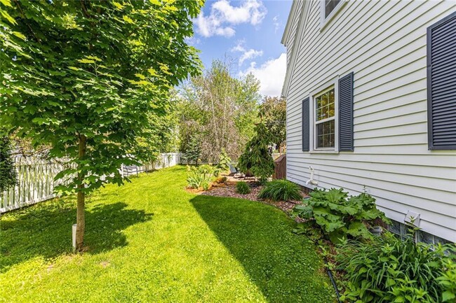 Building Photo - Stunning 4-Bedroom Home with Attached Gara...