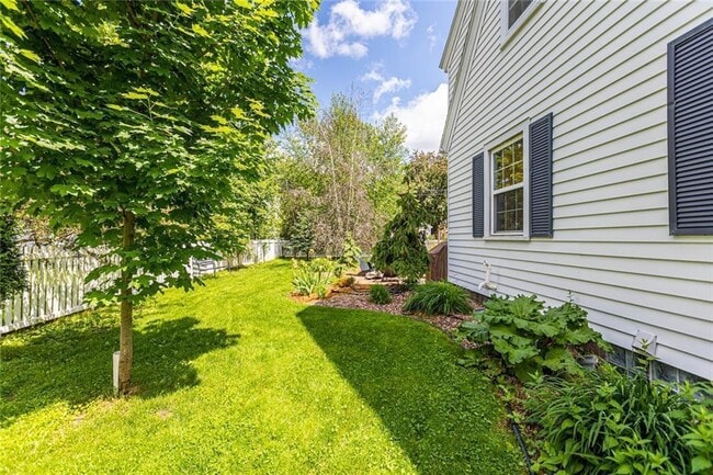 Building Photo - Stunning 4-Bedroom Home with Attached Garage and Fenced Yard