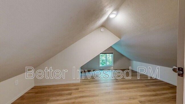 Building Photo - 210 Brown St