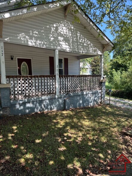 Primary Photo - 117 N Main St