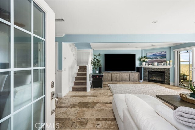 Building Photo - 25 Surfside Ave.