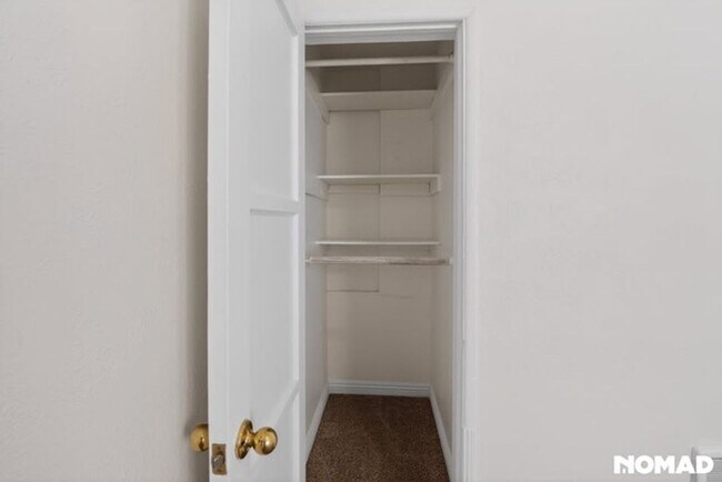 Building Photo - Charming 2 Bedroom 1 Bath Apartment For Rent