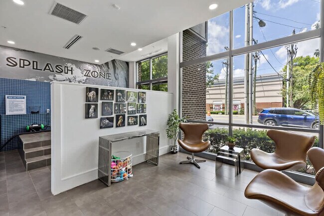 Building Photo - 205 S Kings Dr