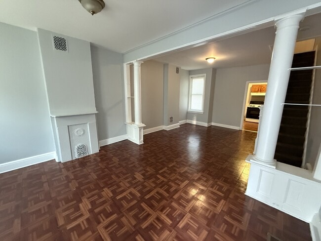 Building Photo - 1104 Baring St