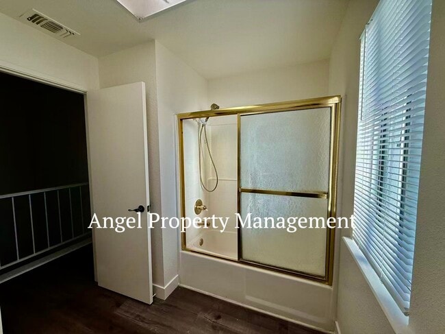 Building Photo - 7603 Delta Pointe Way