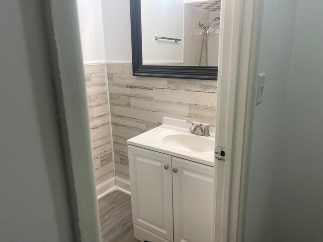 Building Photo - 10445 Austin Ave