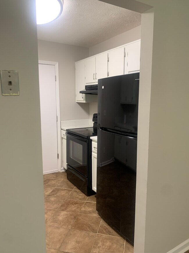 Building Photo - 7095 Birling Dr