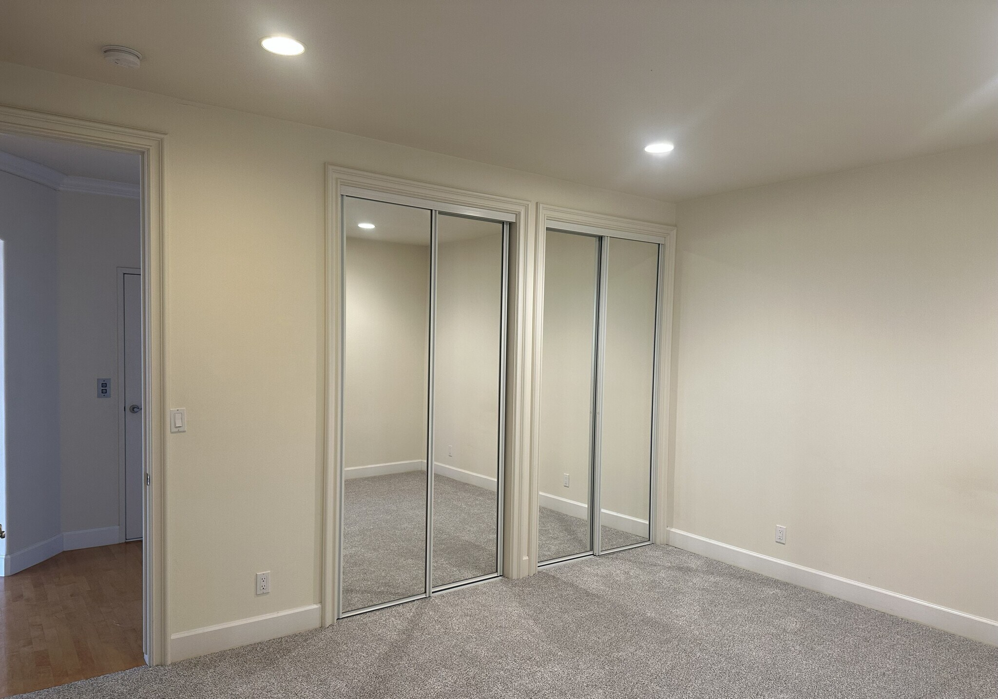 Building Photo - 8120 Billowvista Dr