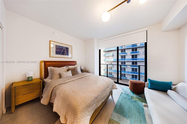 Building Photo - 11 NE 6th St