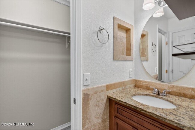Building Photo - 518 Tuxedo Ct
