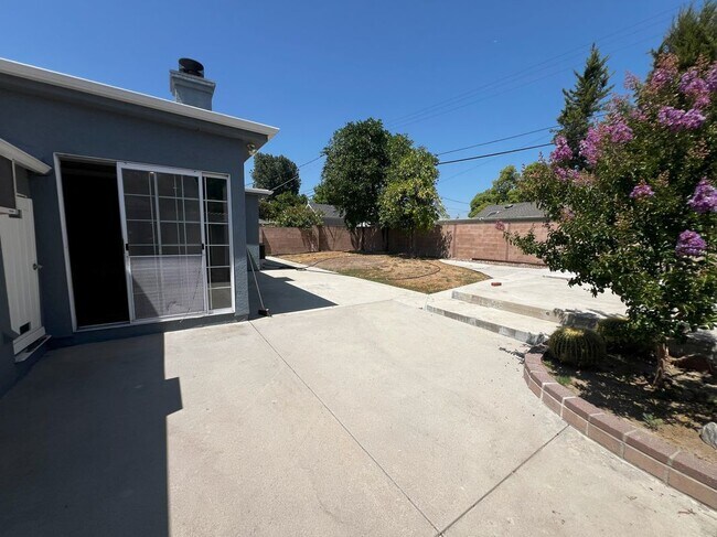 Building Photo - 7900 Shoshone Ave
