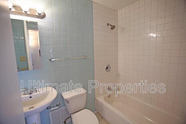 Building Photo - 707 N 95th Dr