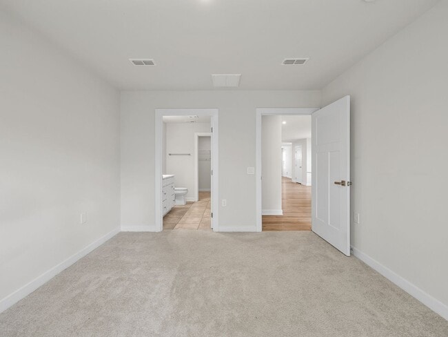 Building Photo - Move In Special - Greenville Dream Townhome: Modern 3 BR, 2.5 BA Steps from the Swamp Rabbit Trai...