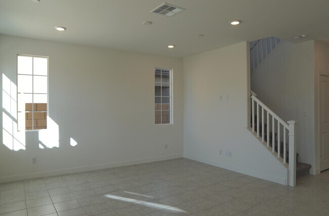 Building Photo - 35505 Sereno Ln